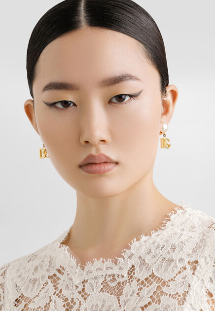 Серьги-гвоздики  с логотипом  DOLCE&GABBANA - ИТАЛИЯ