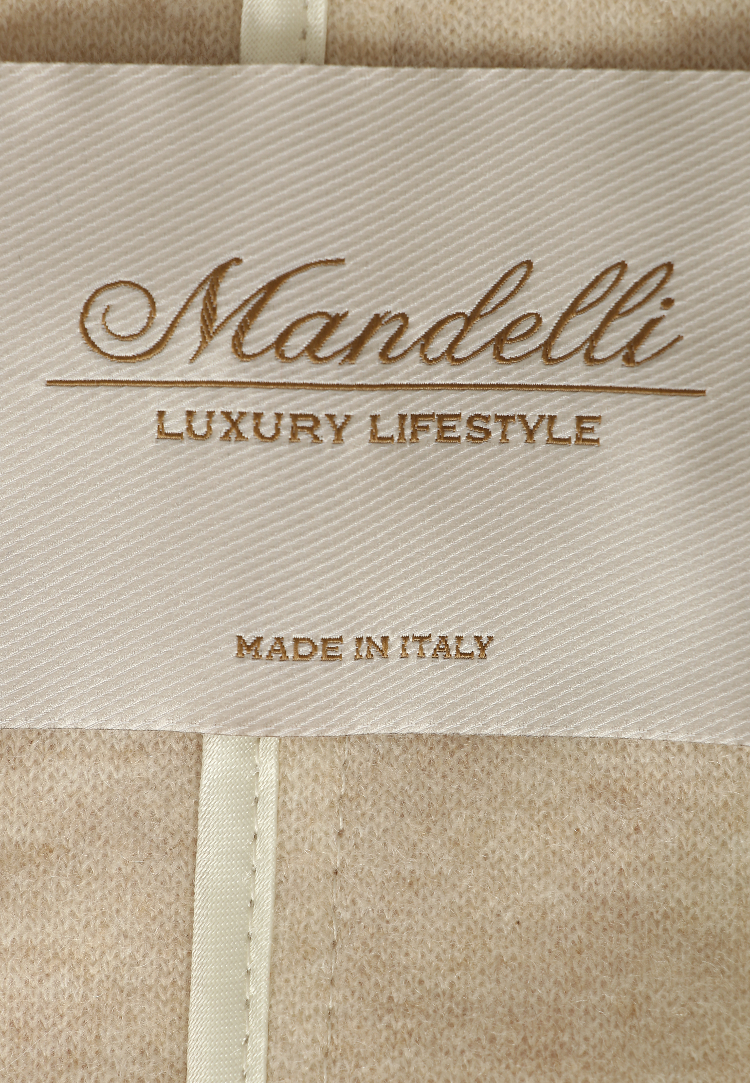 Однобортное полупальто отделкой из меха MANDELLI