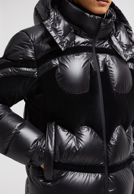 Объемный пуховик  MONCLER