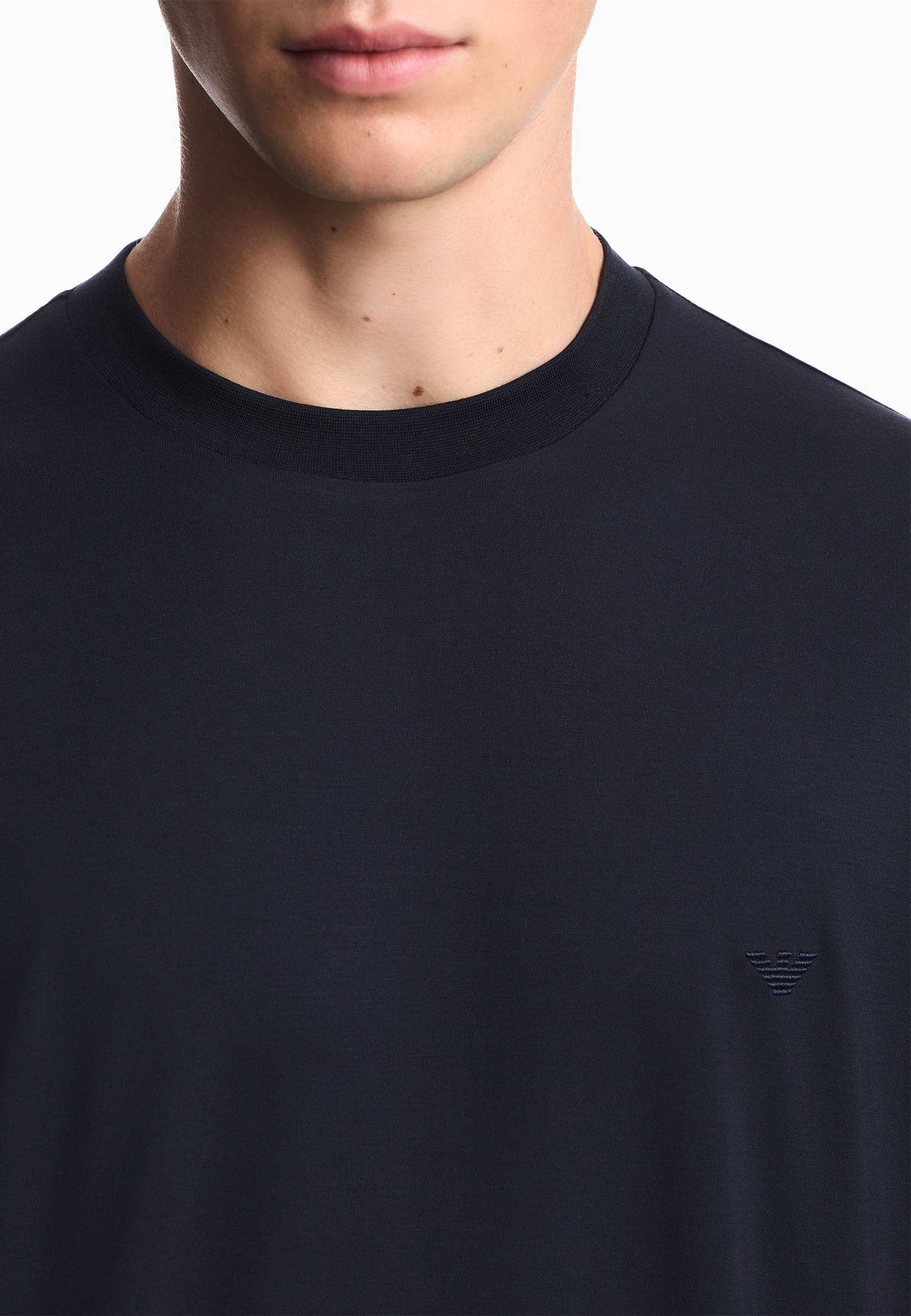 Футболка EMPORIO ARMANI 207896