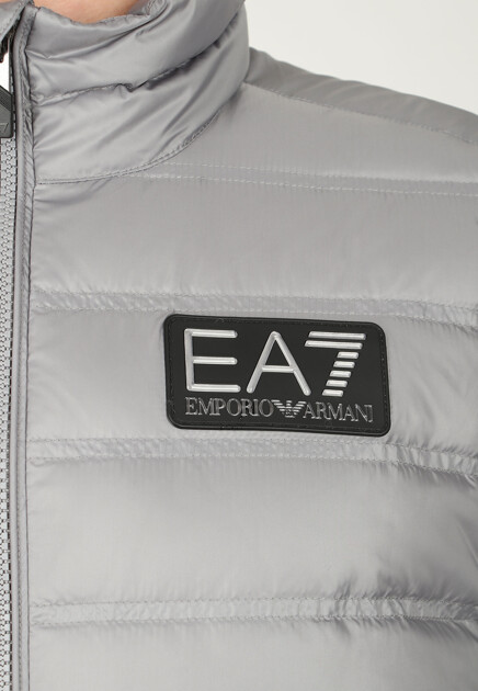 Стеганый жилет  EA7
