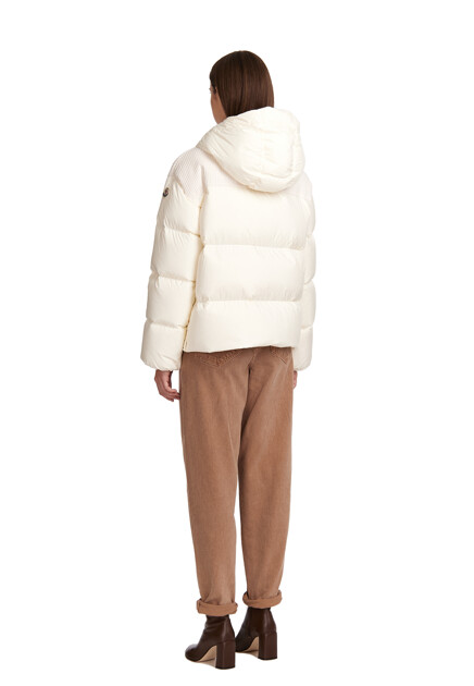 Пуховик MONCLER  - Полиамид - цвет бежевый