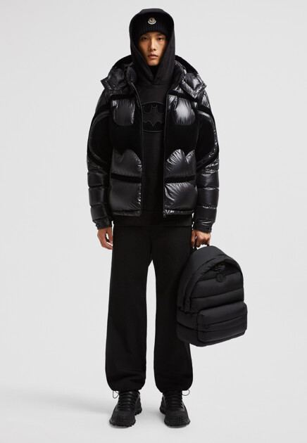 Объемный пуховик  MONCLER - ИТАЛИЯ