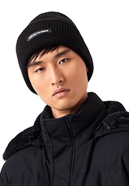 Черная шапка EMPORIO ARMANI