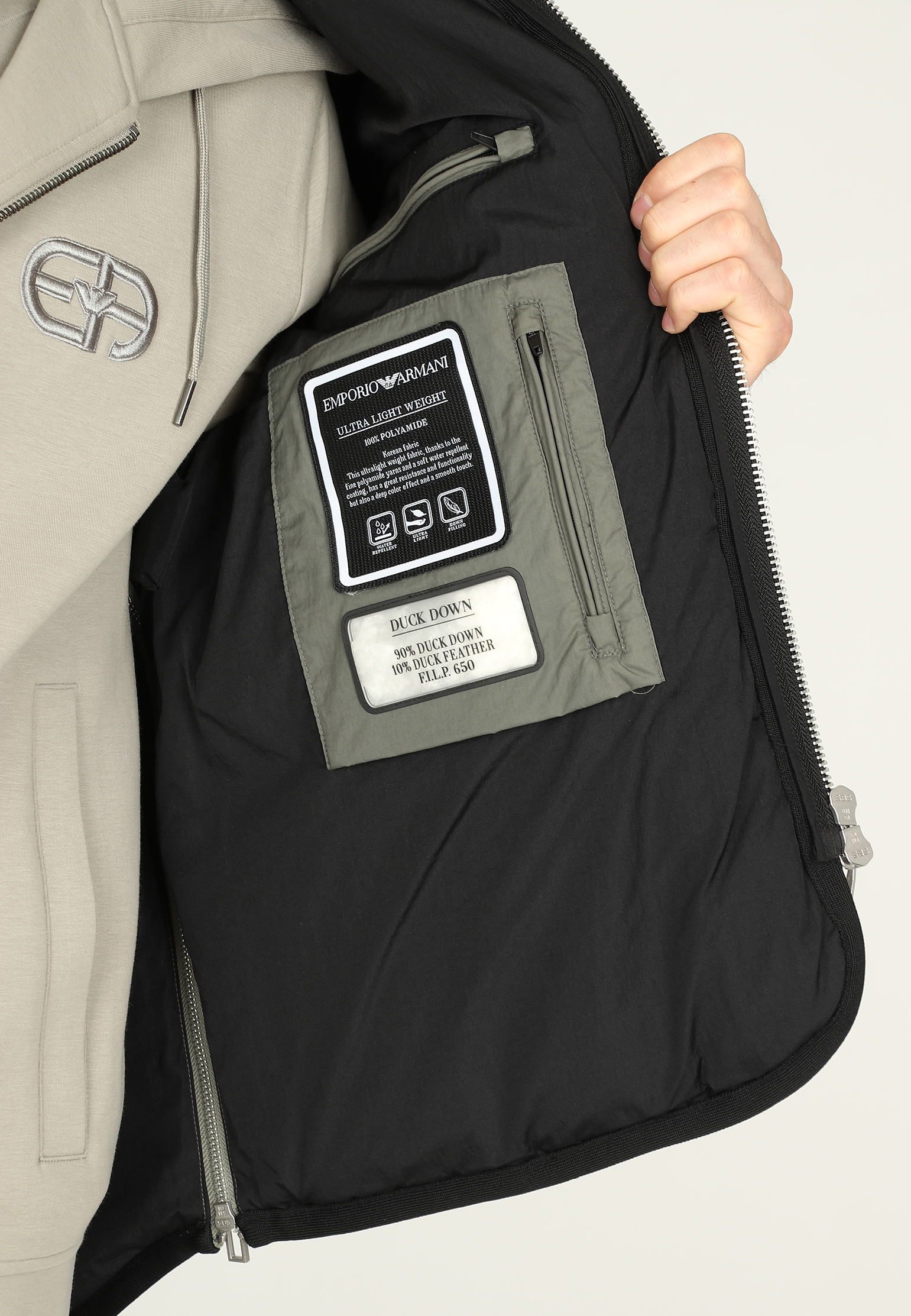 Куртка EMPORIO ARMANI  - Полиамид - цвет зеленый