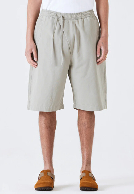 Свободные шорты асимметричного кроя MAHARISHI