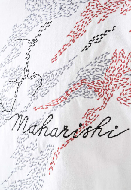 Футболка с вышивкой MAHARISHI