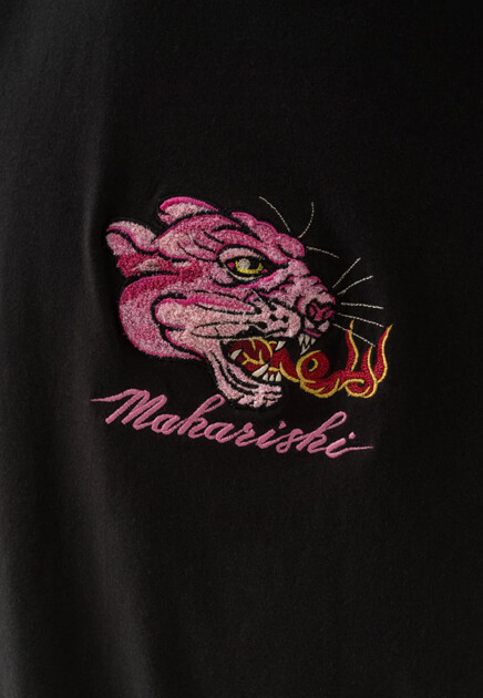 Футболка с вышивкой  MAHARISHI