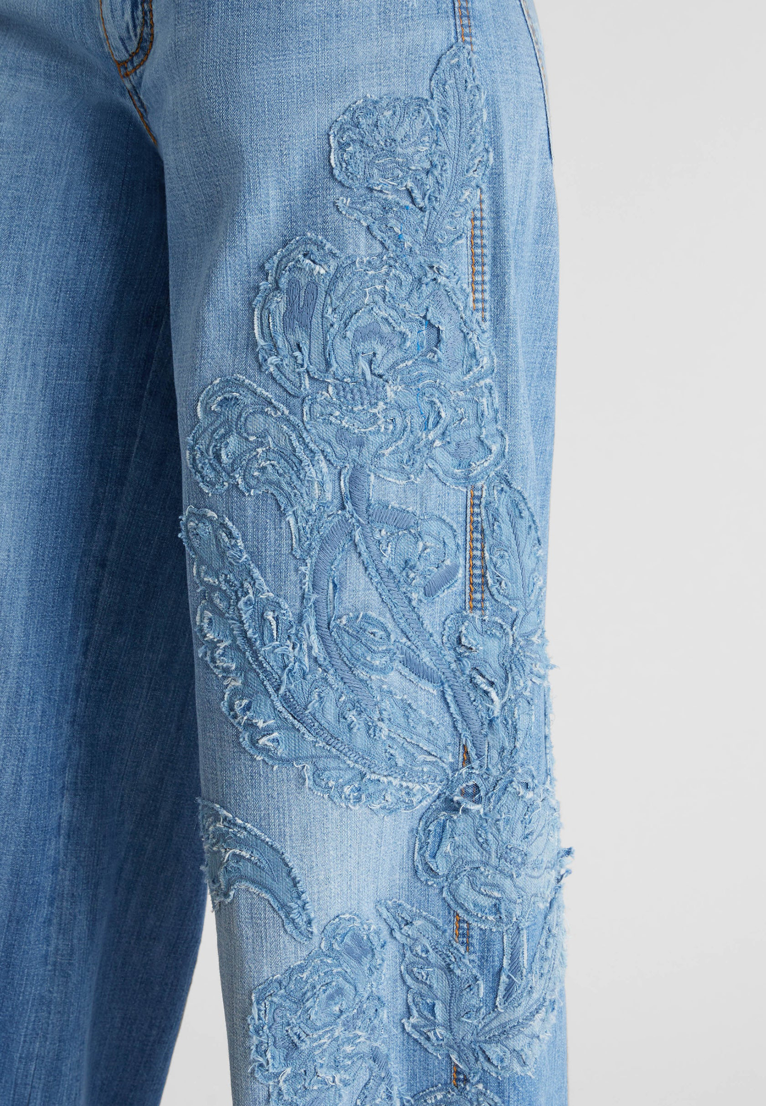 Джинсы ERMANNO SCERVINO 188446