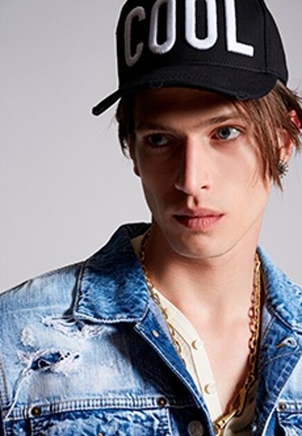 Бейсболка с вышитым логотипом DSQUARED2