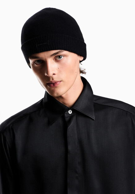 Шапка EMPORIO ARMANI  M размера