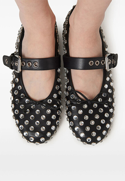 Кожаные балетки с заклепками MIU MIU