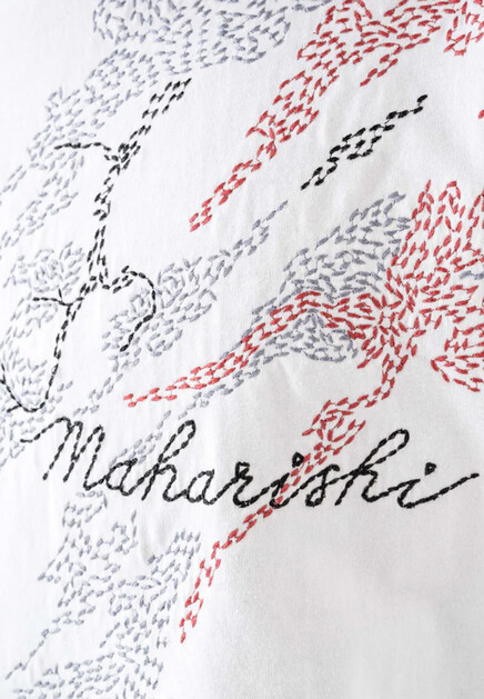 Футболка с вышивкой MAHARISHI